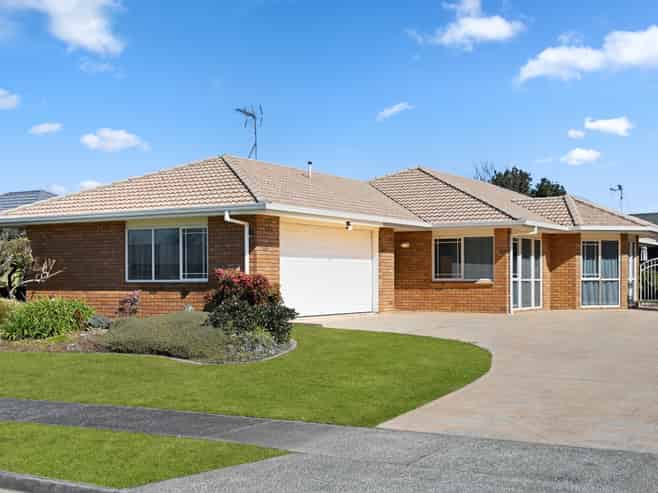 13 Blairgowrie Place, Rototuna North