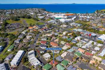 22 Red Hibiscus Road, Stanmore Bay