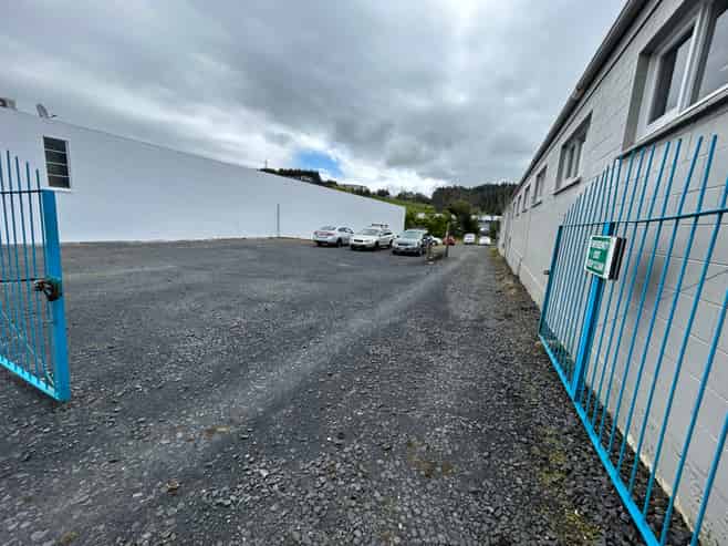 Metalled Yard - Kaikorai Valley Road