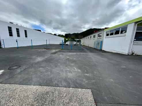 Metalled Yard - Kaikorai Valley Road