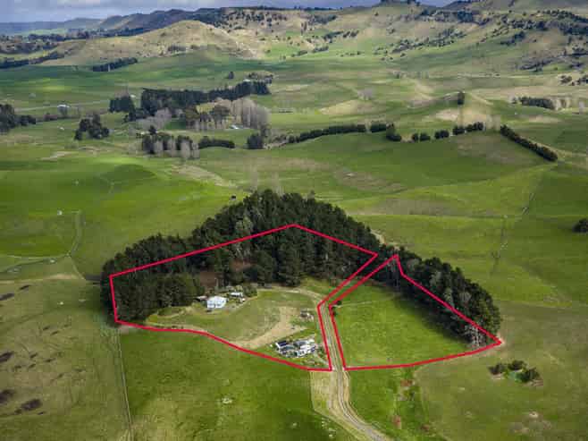 97 Waikareao Road, Te Hauke