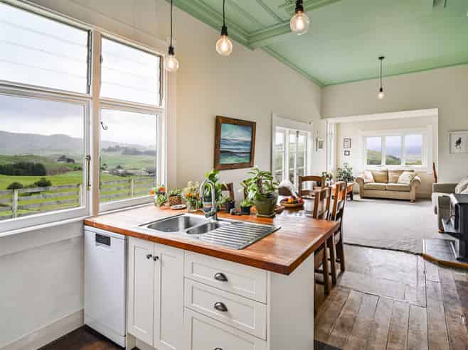97 Waikareao Road, Te Hauke