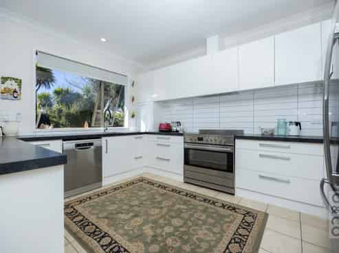 19 Solan Drive, Waimauku