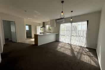 77 Sutton Road, Whitford