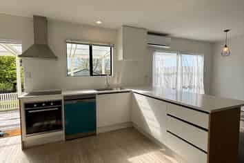 77 Sutton Road, Whitford