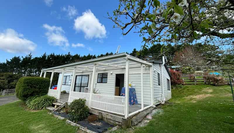 77 Sutton Road, Whitford