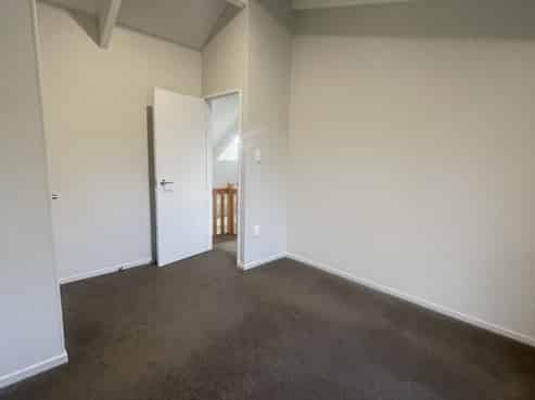 1/14A Brooklyn Drive, Redwoodtown