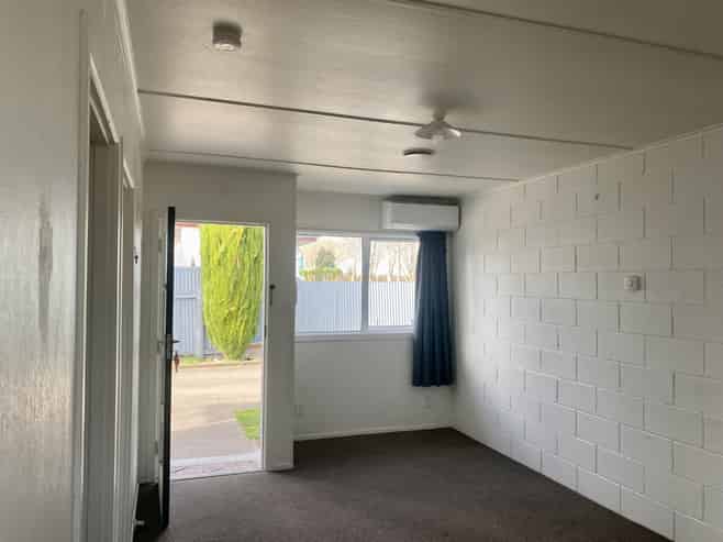 2/1312 Karamu Road North, Mayfair