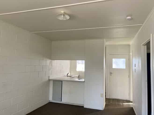 2/1312 Karamu Road North, Mayfair