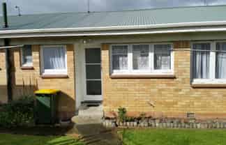 2/13 King Edward Avenue, Papakura