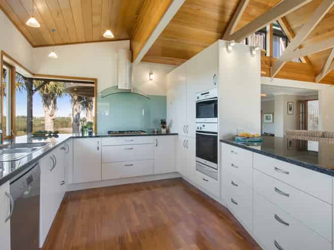 168 Ongare Point Road, Katikati