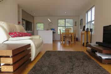 67 Saddleback Grove, Karori