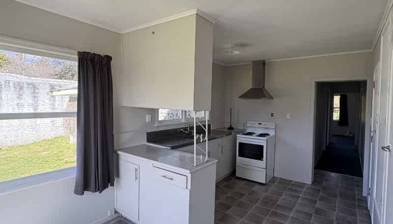 65B Robinson Avenue, Holdens Bay