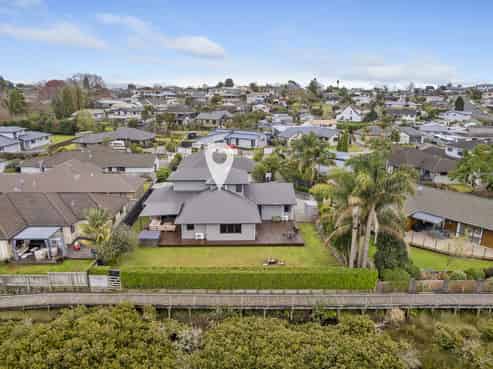 19 Paradise Place, Matua