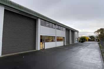 628SQM Warehouse/Office + Multiple Roller Doors