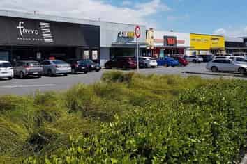 High Visibility Retail Space