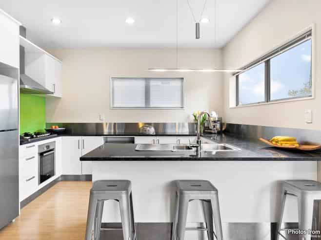 90 Kaipatiki Road, Glenfield