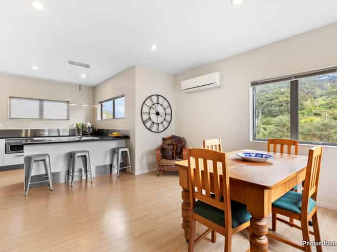 90 Kaipatiki Road, Glenfield