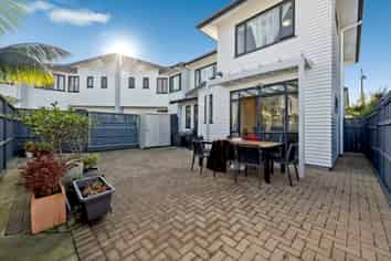 6/2 Armoy Drive, East Tamaki