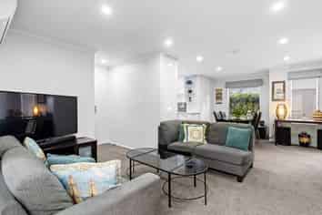1/7 Maru Road, Takanini