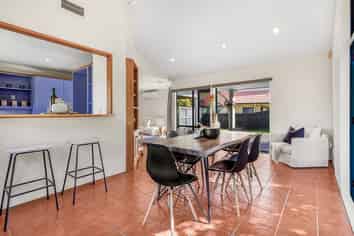 13 West Ridge Drive, Western Heights