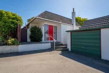2/4 Beverley Hill, Maori Hill