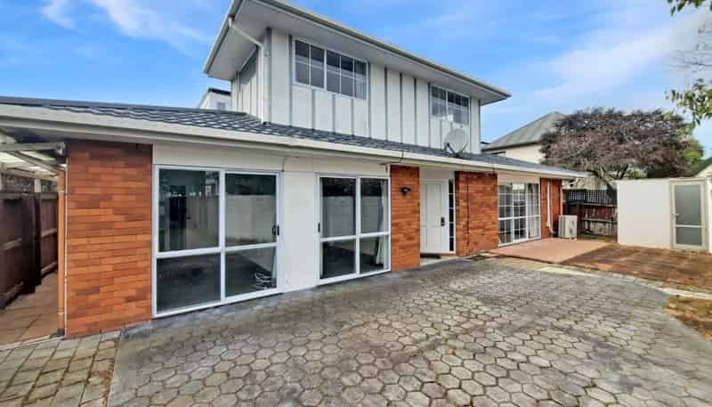 2/104 Mandeville Street, Riccarton