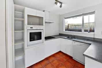 2/104 Mandeville Street, Riccarton