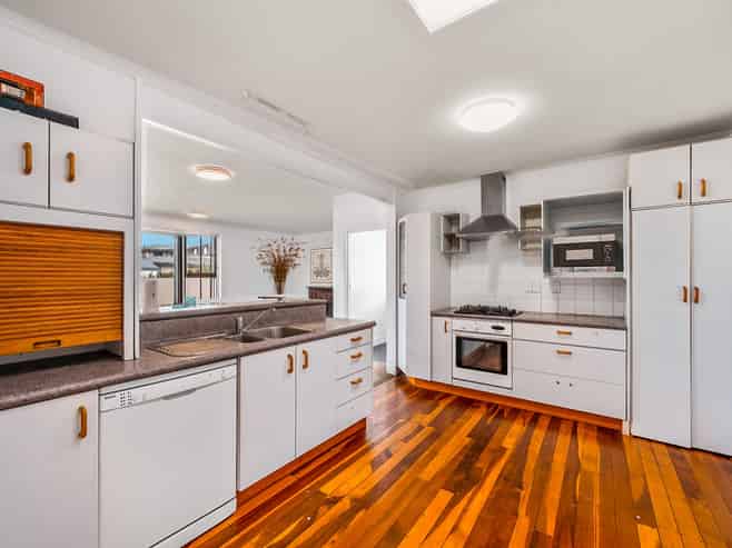 42 Alamein Crescent, Onekawa