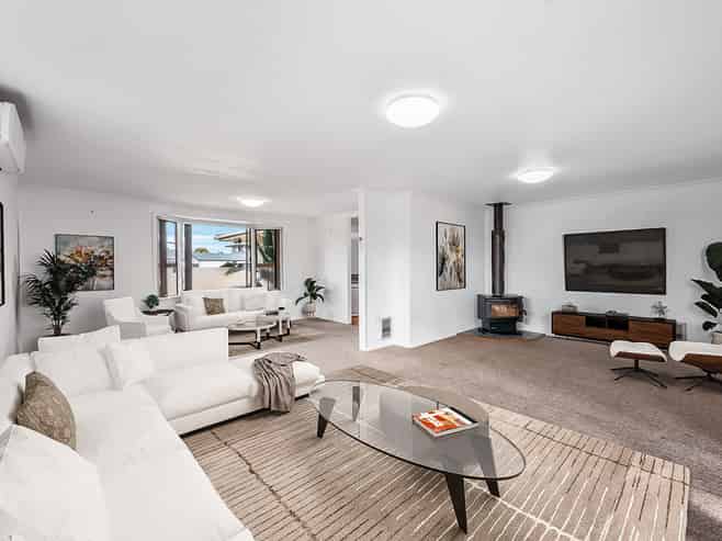 42 Alamein Crescent, Onekawa