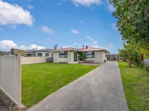 42 Alamein Crescent, Onekawa