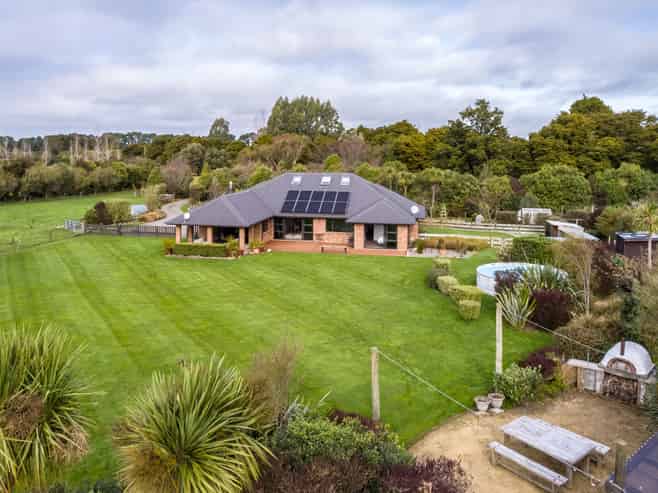 64 Montys Lane, Greytown