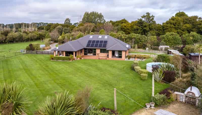 64 Montys Lane, Greytown