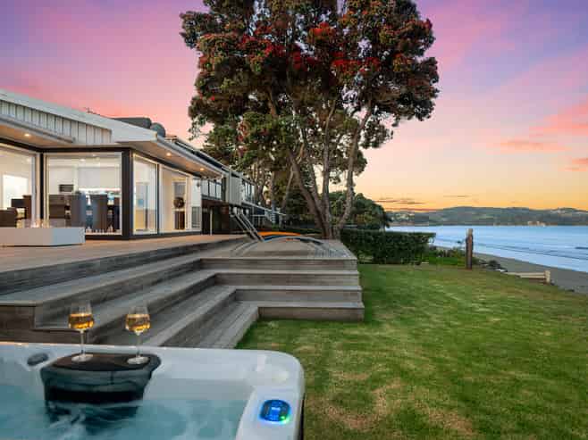305 Hibiscus Coast Highway, Orewa