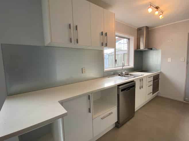 2/185 Church Street, Onehunga