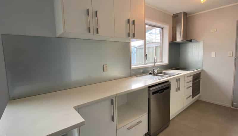 2/185 Church Street, Onehunga