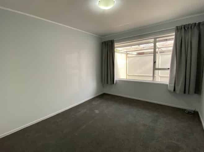 2/185 Church Street, Onehunga