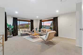 14 Duntrune Road, Flat Bush