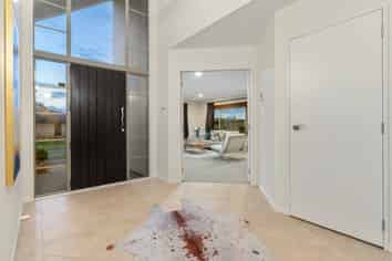 14 Duntrune Road, Flat Bush