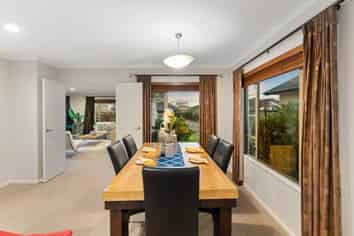 14 Duntrune Road, Flat Bush