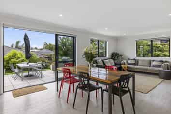 4 Pip Way, Omokoroa