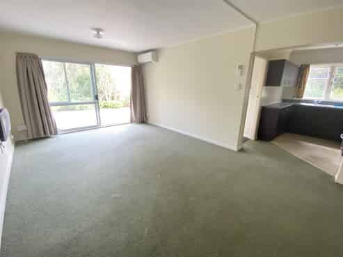 4/1356 High Street, Taita