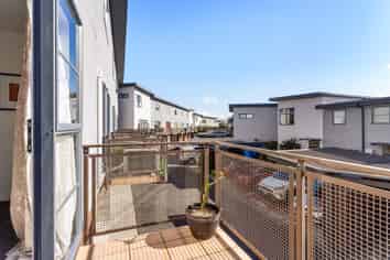 8/42 Holly Street, Avondale