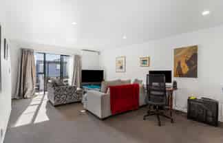 8/42 Holly Street, Avondale