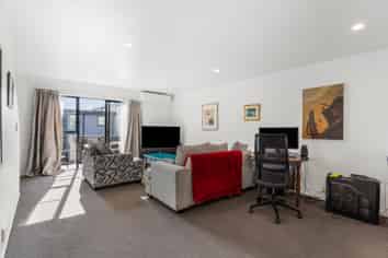 8/42 Holly Street, Avondale