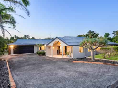 8 Almond Grove, Greenhithe