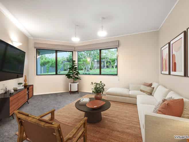 8 Almond Grove, Greenhithe