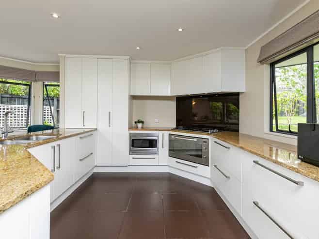 8 Almond Grove, Greenhithe