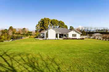 1199 Egmont Road, Egmont Village