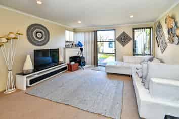 4 Reins Road, Takanini